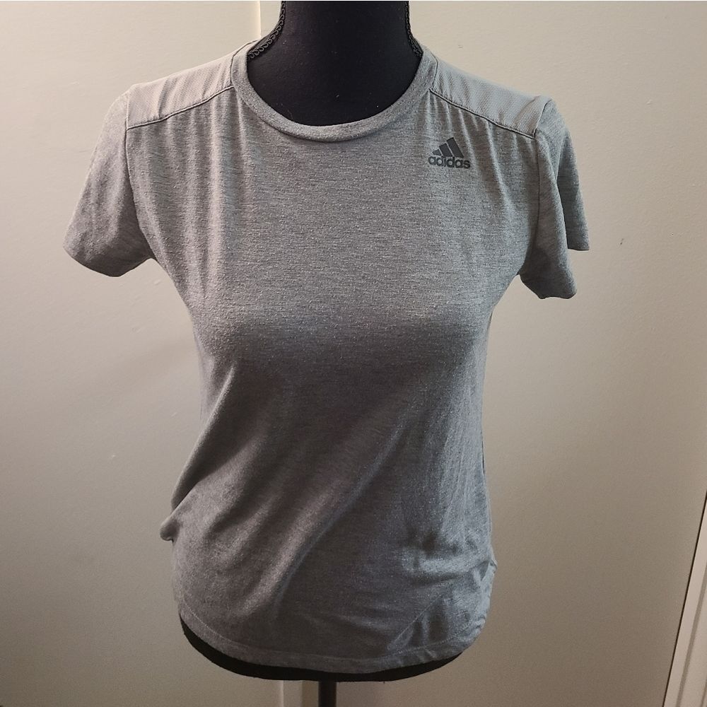 Women's Adidas Gray active top XS‎